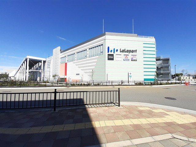 近くのららぽーと堺まで1,148m（徒歩15分）