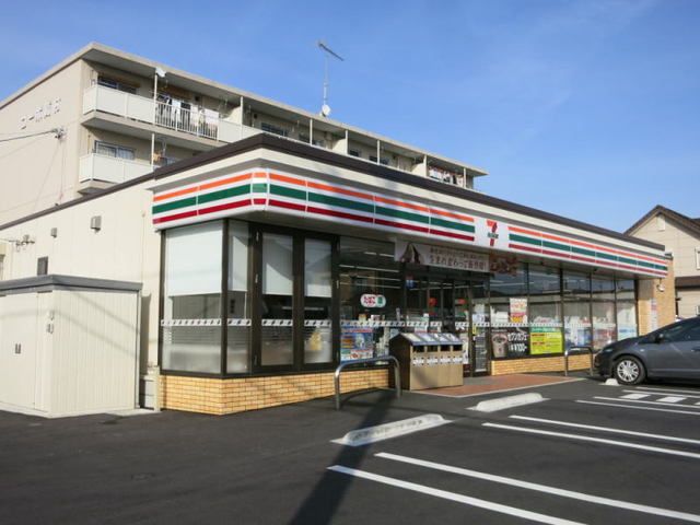 近くのセブンイレブンまで350m（徒歩5分）
