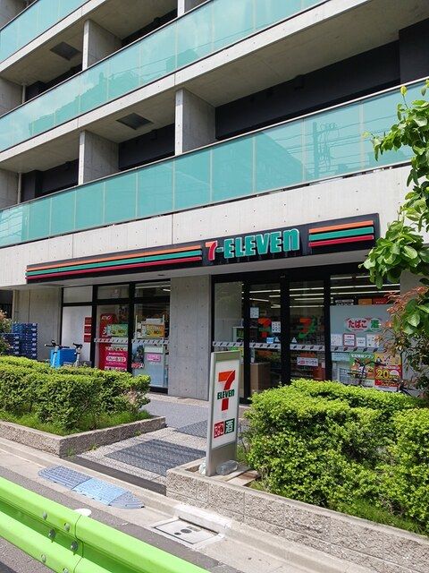 近くのセブンイレブンまで430m(徒歩6分)