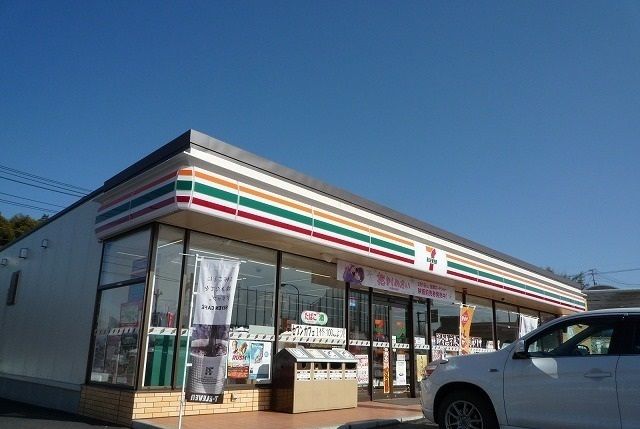 近くのセブンイレブンまで650m（徒歩9分）