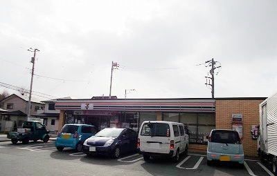 近くのセブンイレブン三島谷田南店まで500m(徒歩7分)