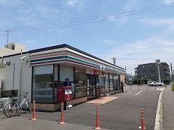 近くのセブンイレブンまで350m（徒歩5分）