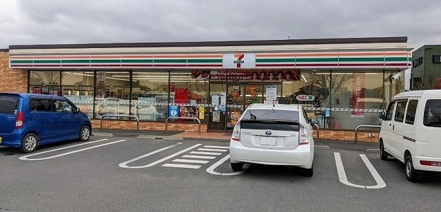 近くのセブンイレブン木更津江川店まで850m（徒歩11分）