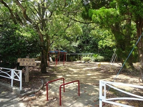 近くの向麻山公園まで1,000m（徒歩13分）