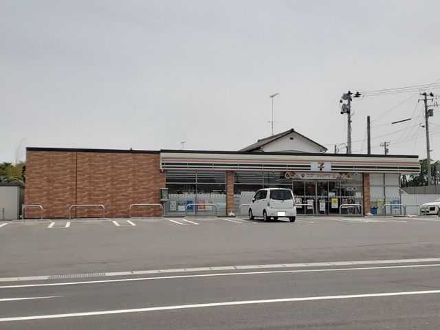近くのセブンイレブン原町大木戸店まで120m（徒歩2分）