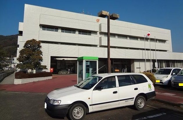 近くの江北町役場まで1,000m（徒歩13分）