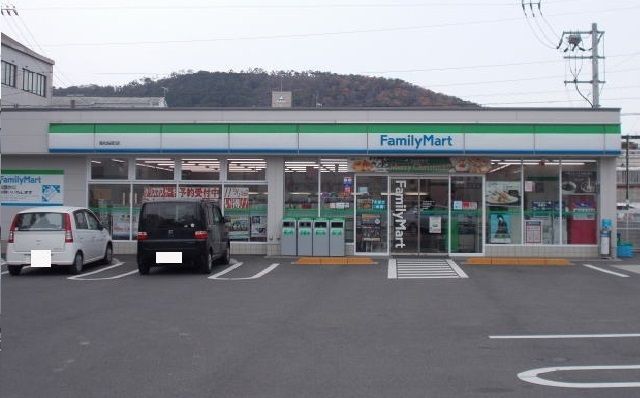 近くのファミリーマート仏生山店さんまで750m(徒歩10分)
