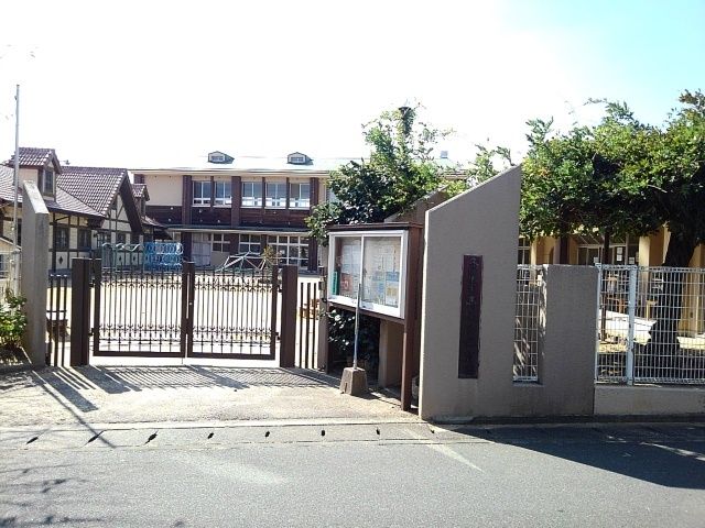 近くの幼稚園・保育園まで390m（徒歩5分）