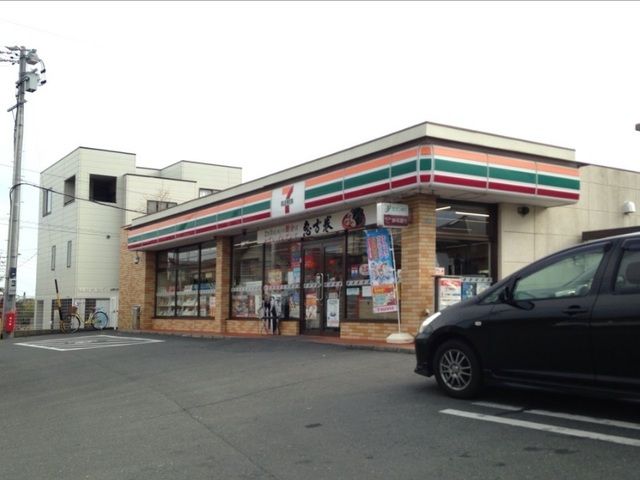 近くのセブンイレブン浜松鴨江3丁目店まで240m(徒歩3分)