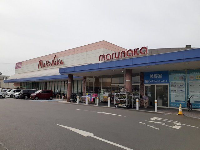 近くのマルナカ茶屋町店まで500m(徒歩7分)