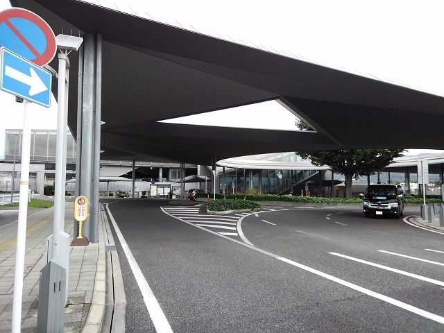 近くの駅まで1,700m（徒歩22分）