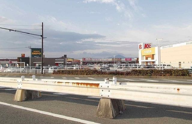 近くのクロス２１ＵＴＯまで2,400m（徒歩30分）