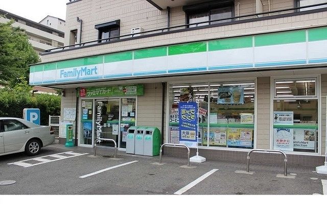 近くのファミリーマート芦屋大原町店様まで650m(徒歩9分)