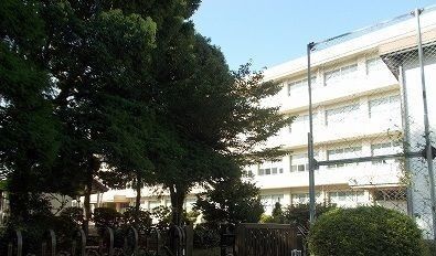 近くの北の台中学校まで400m（徒歩5分）