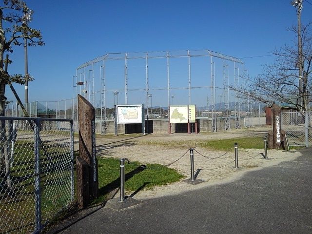 近くの大刀洗町運動公園まで610m（徒歩8分）