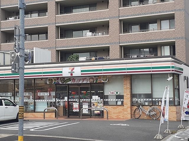 近くのセブンイレブンまで600m(徒歩8分)