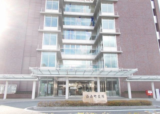 近くの函南町役場まで750m（徒歩10分）