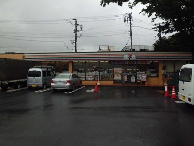 近くのセブンイレブンまで850m（徒歩11分）