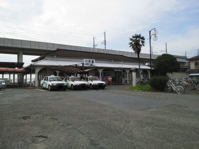 近くの川尻駅まで2,000m(徒歩25分)