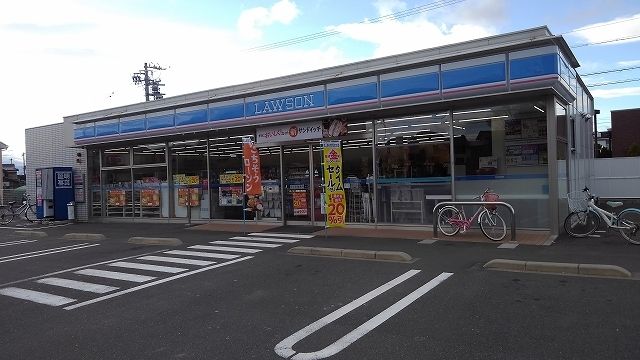 近くのローソン羽島正木町店まで500m（徒歩7分）