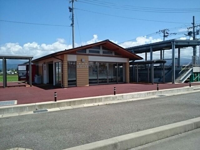 近くの駅まで160m（徒歩2分）