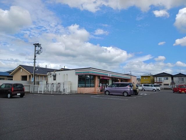 近くのセブンイレブン国分福島店まで400m（徒歩5分）