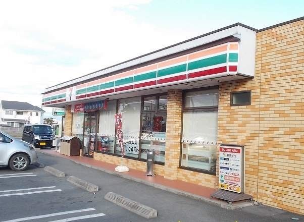 近くのセブンイレブン伊勢崎東上之宮町まで750m（徒歩10分）