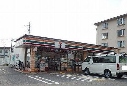 近くのセブンイレブン明石明姫藤江店まで650m（徒歩9分）