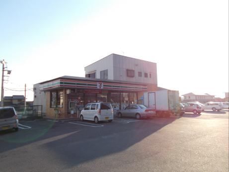 近くのコンビニまで140m（徒歩2分）