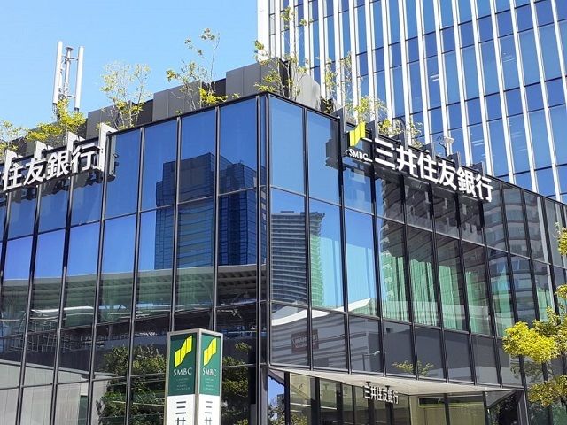 近くの三井住友銀行まで160m(徒歩2分)