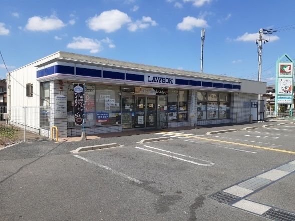 近くのコンビニまで650m（徒歩9分）