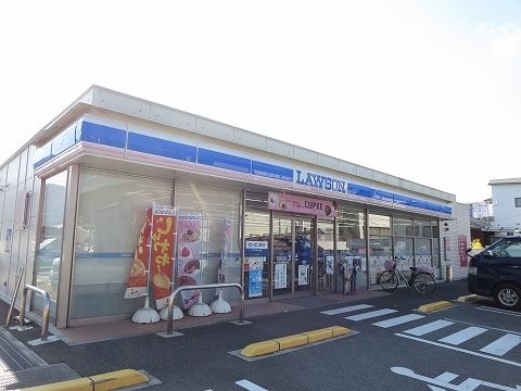 近くのコンビニまで900m（徒歩12分）