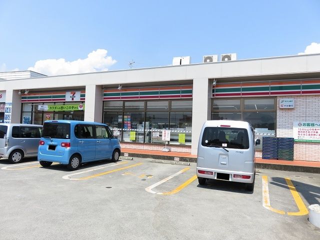 近くのセブンイレブンまで450m(徒歩6分)
