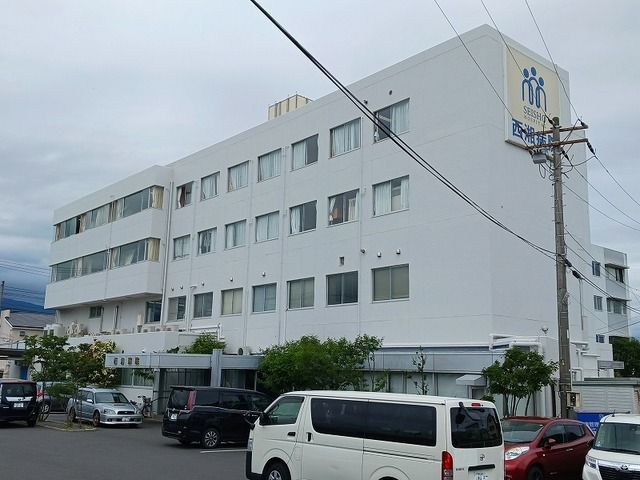 近くのショッピングロード・錦通りまで850m（徒歩11分）