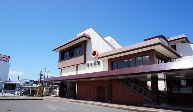 近くのJR南彦根駅まで1,100m(徒歩14分)