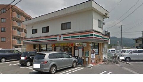 近くのセブンイレブン岡部店まで290m（徒歩4分）