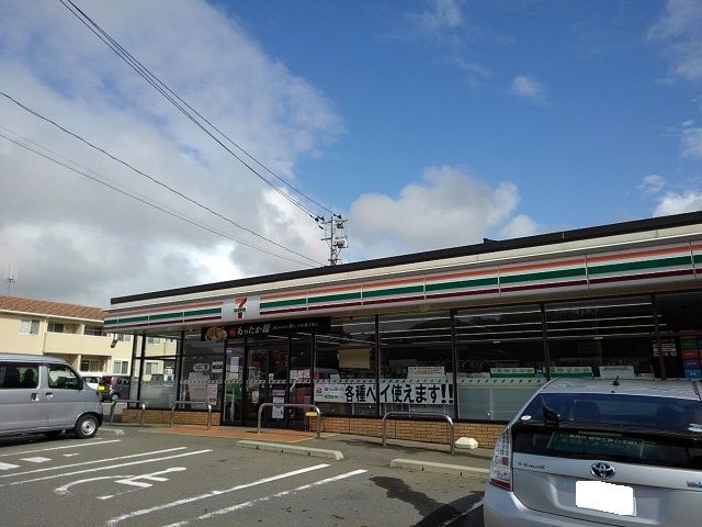 近くのセブンイレブンまで150m（徒歩2分）