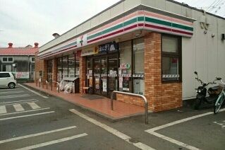 近くのコンビニまで570m（徒歩8分）