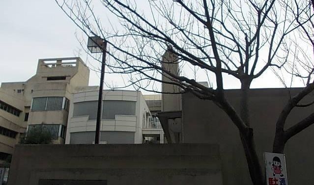 近くの東俣野小学校まで1,410m(徒歩18分)