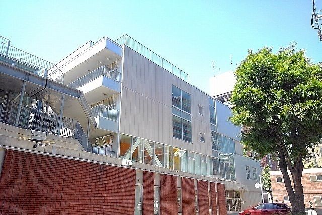 近くの資生館小学校まで490m(徒歩7分)