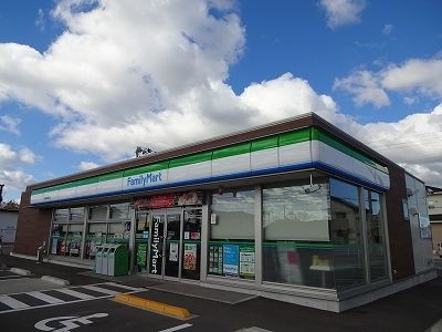 近くのファミマ松茂町役場北店様まで110m（徒歩2分）