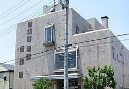 近くの図書館まで770m（徒歩10分）