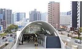 近くの新白島駅まで400m（徒歩5分）