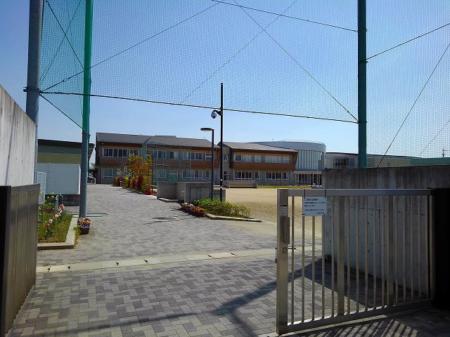近くの大口町立 大口南小学校まで1,200m(徒歩15分)