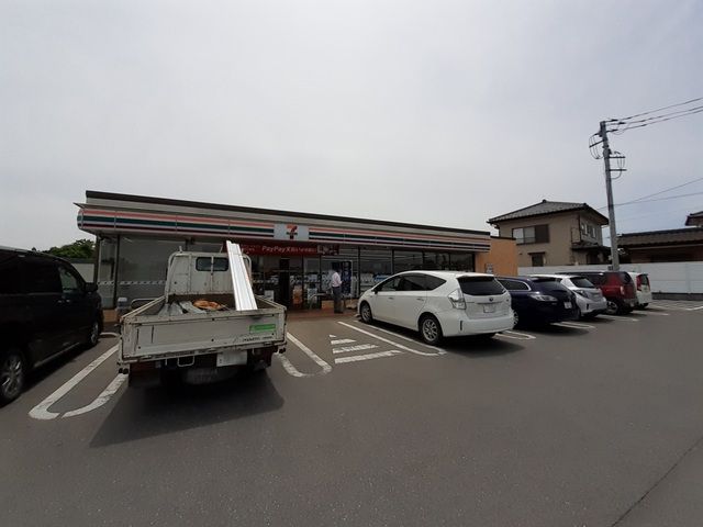 近くのセブンイレブンつくば篠崎店まで240m（徒歩3分）