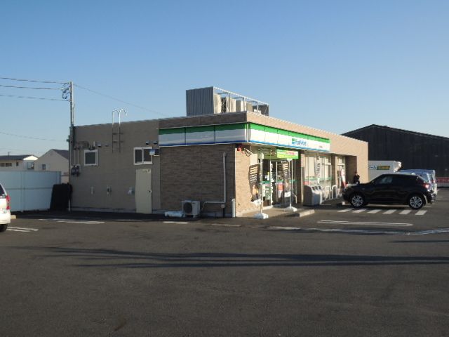 近くのファミリーマート富士宮中島町店まで160m（徒歩2分）