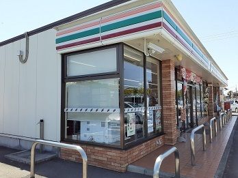 近くのセブンイレブン玉村福島店まで350m（徒歩5分）
