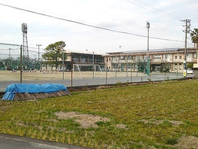 近くの水田小学校まで130m（徒歩2分）