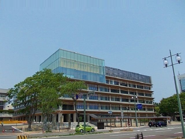 近くの秋田市役所まで1,100m（徒歩14分）