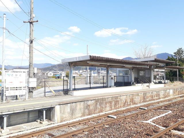 近くのＪＲ酒殿駅まで830m（徒歩11分）